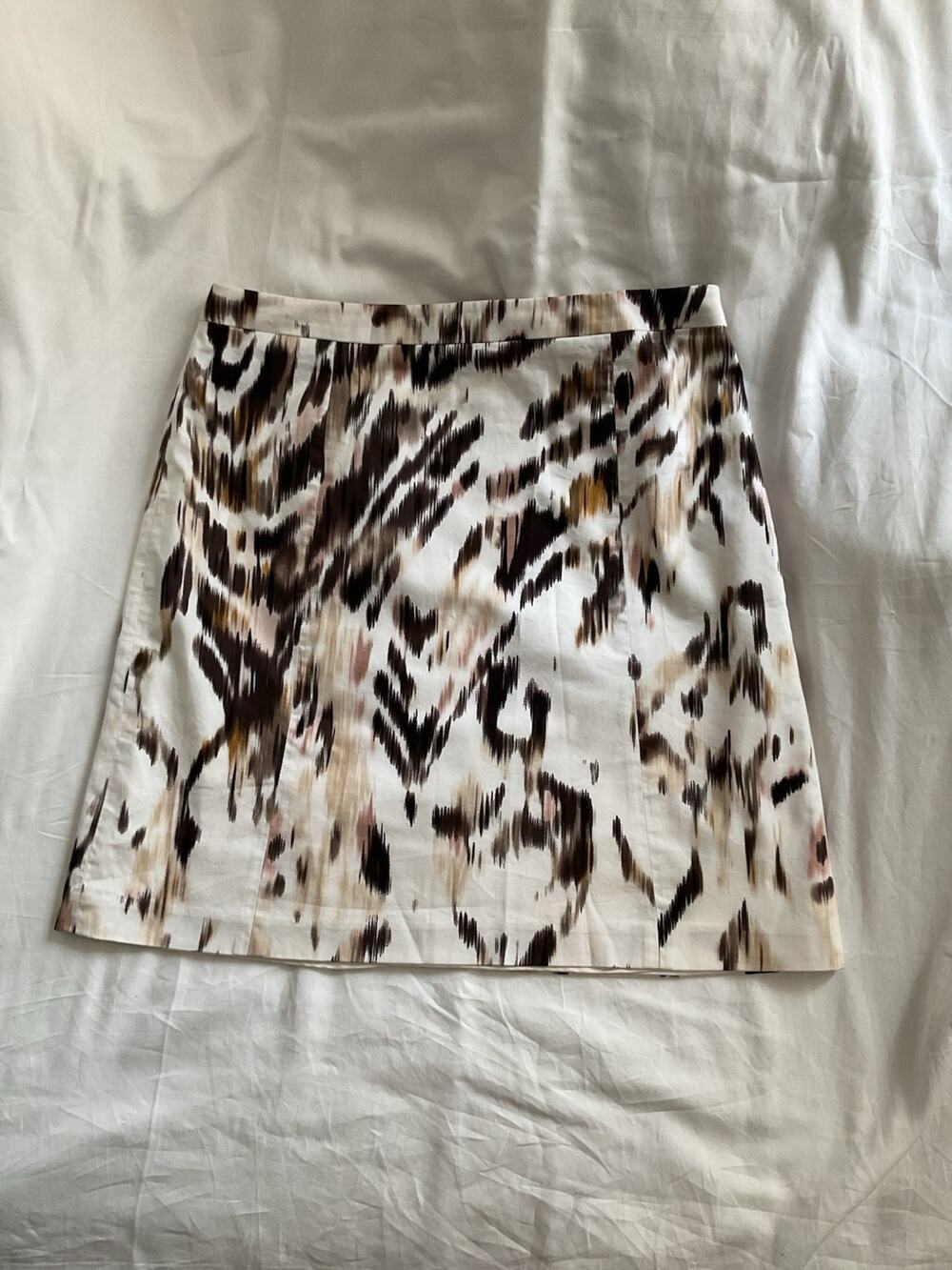 Elie Tahari Ivory Brown Beige Abstract Satin A-Line Knee Skirt Lined Zip 6